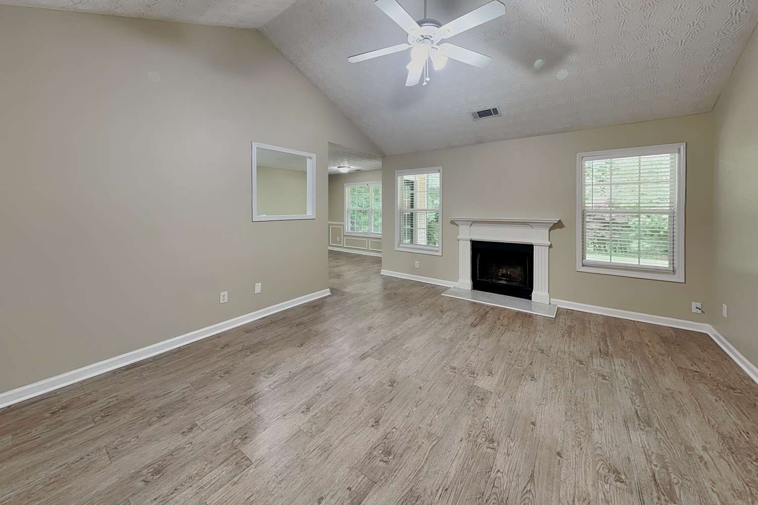 898 Kendall Park Dr photo 3