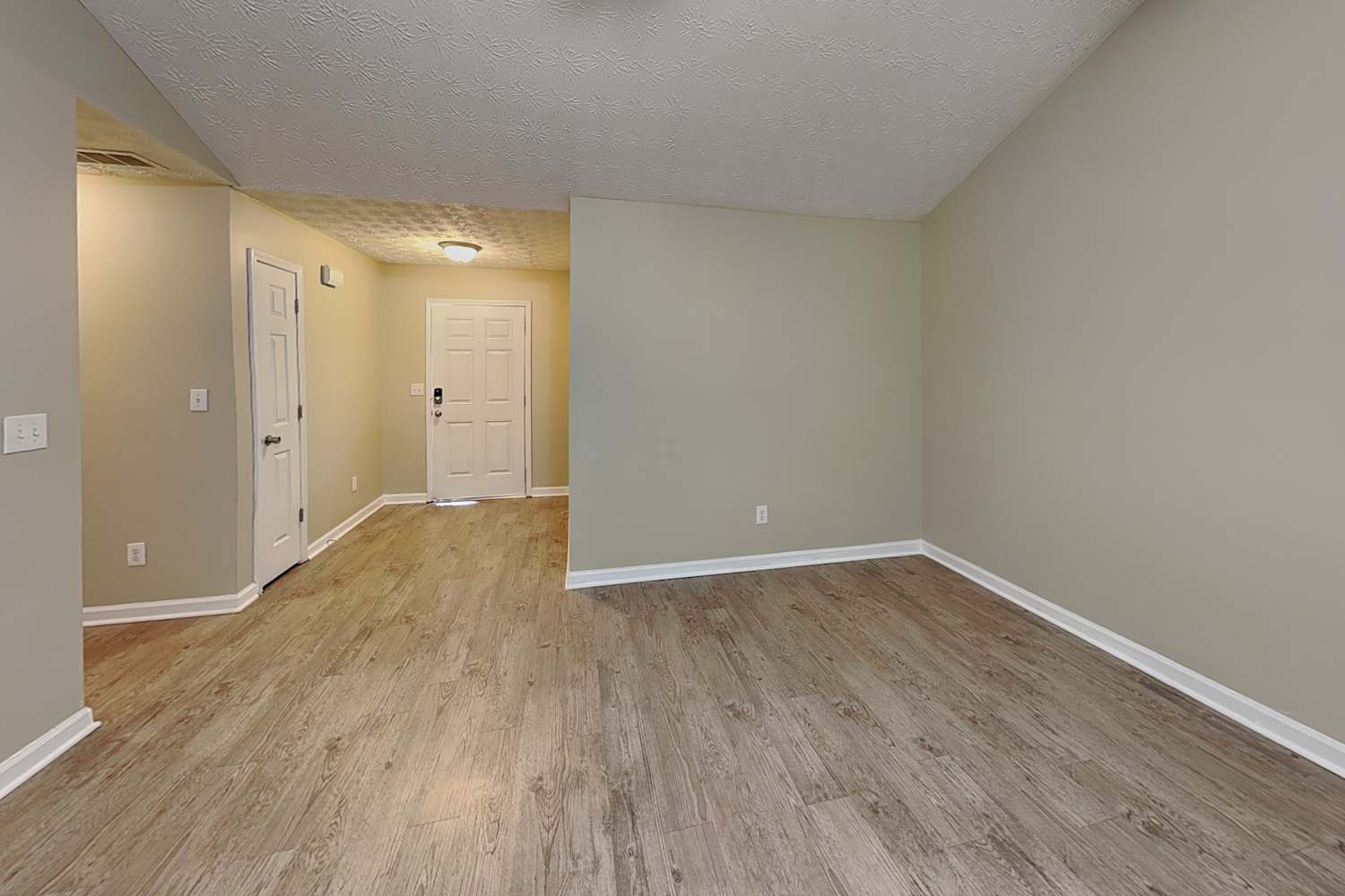 898 Kendall Park Dr photo 4