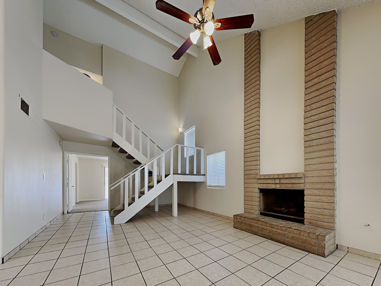 508 Thrush Dr photo 4