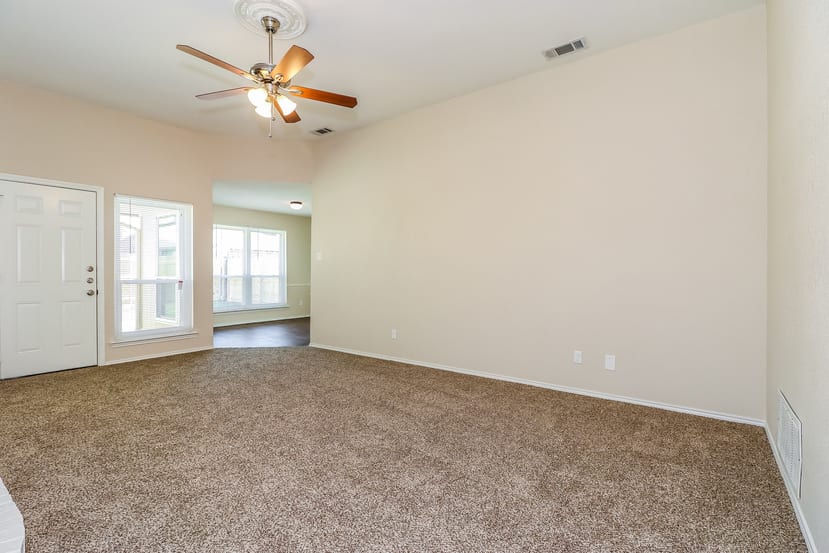 6312 Longmont Trl photo 4