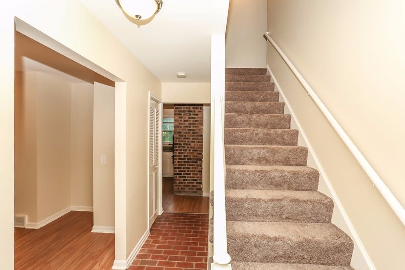1159 Blackhawk Dr photo 4