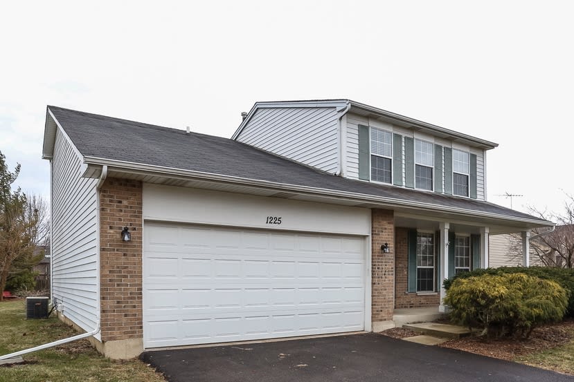 1225 Sebring Cir photo 2