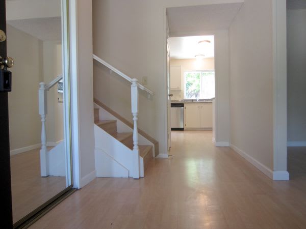 1315 W H St photo 2