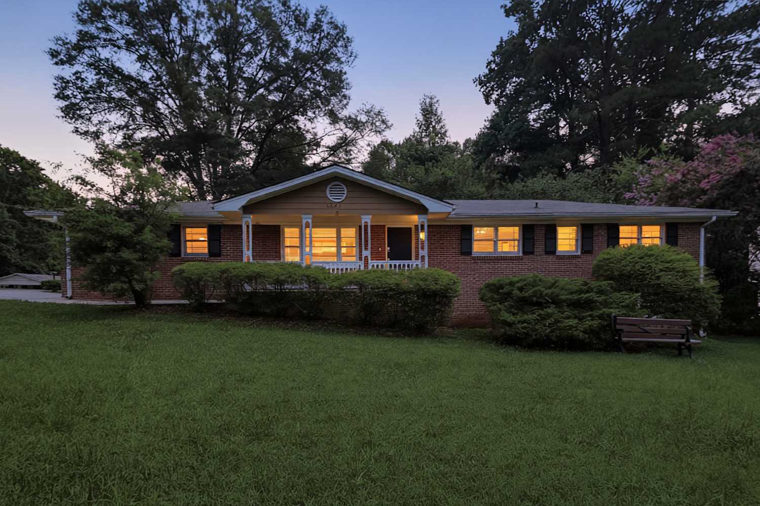 1321 Laura Ln photo 4