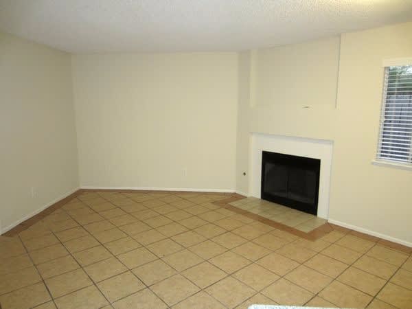 1404 Springline Dr photo 3