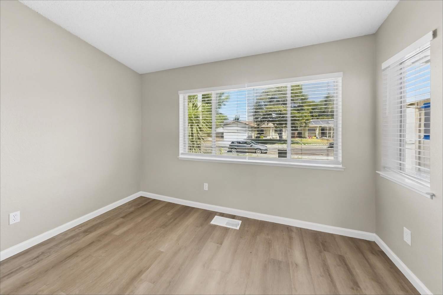 1409 Prospect Way photo 4