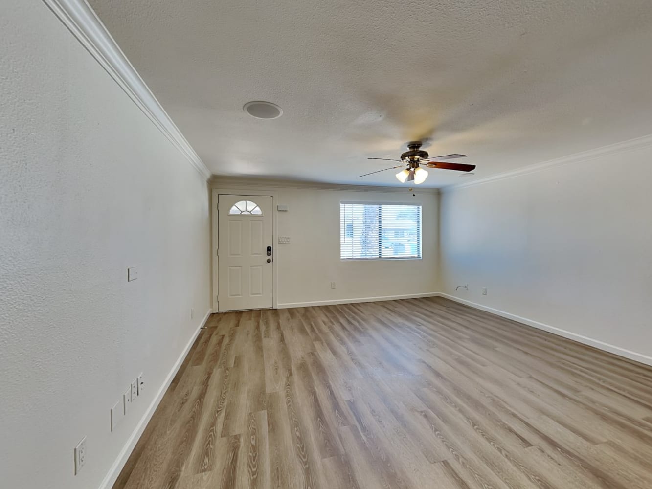 14256 N 37th Way photo 5