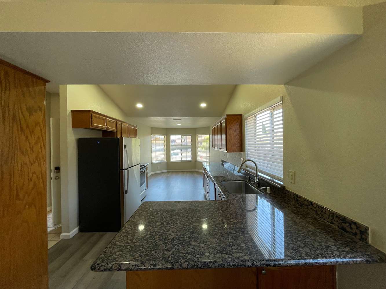 1604 Alcazar Ct photo 4