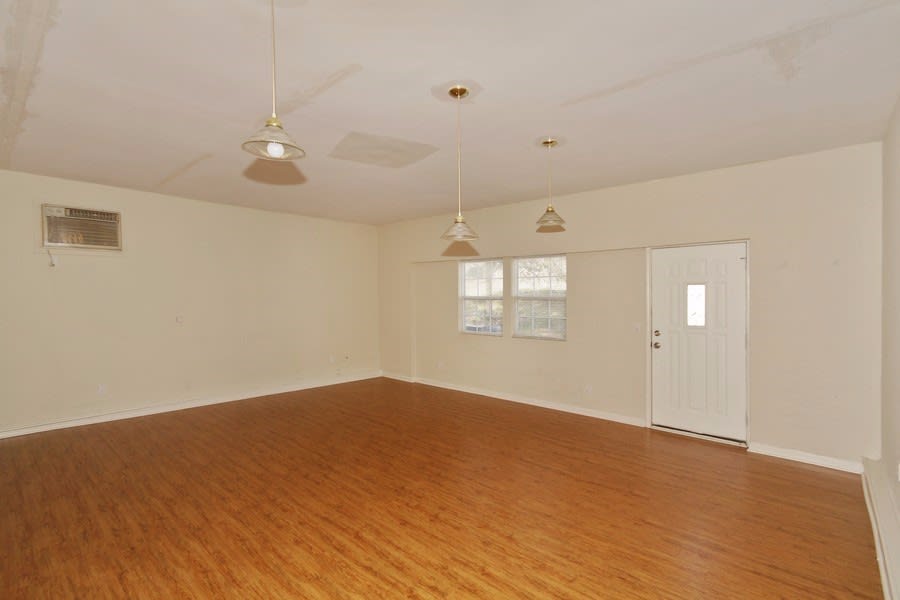 2665 Wildflower Ln photo 2