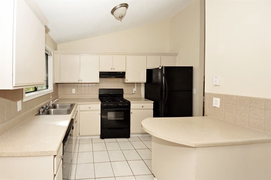 1141 Heritage Glen Dr photo 5