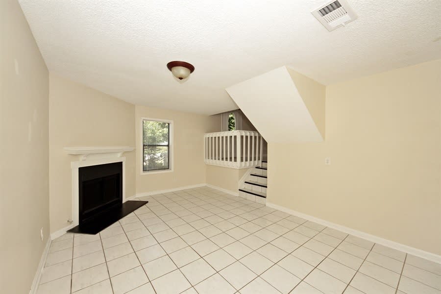 1141 Heritage Glen Dr photo 3
