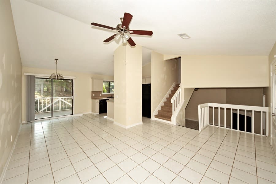 1141 Heritage Glen Dr photo 4