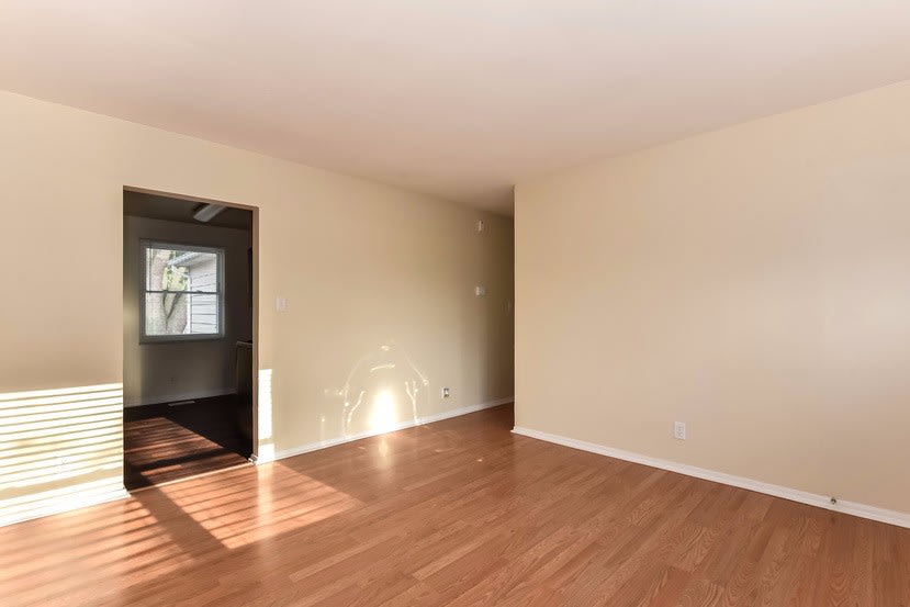 200 Valley Dr photo 4