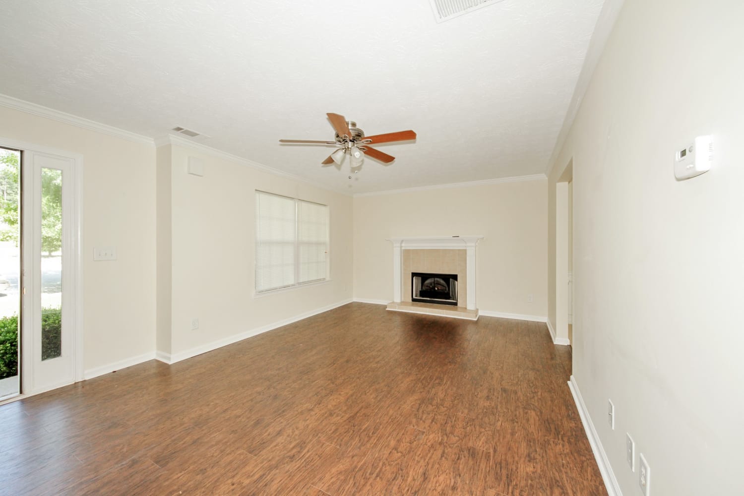 4377 Shoreside Cir photo 2