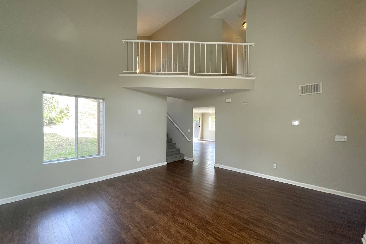 260 Cimarron Dr photo 2