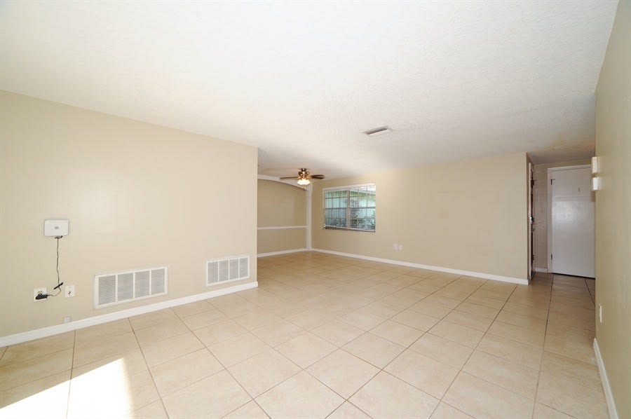 3910 Glissade Dr photo 5