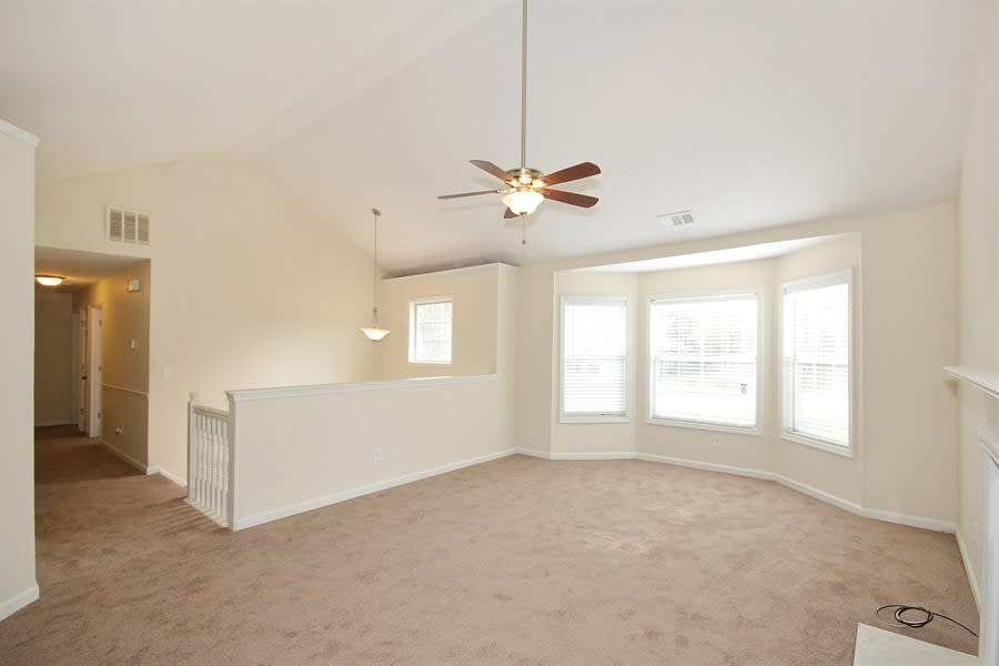 320 Ashland Manor Dr photo 2
