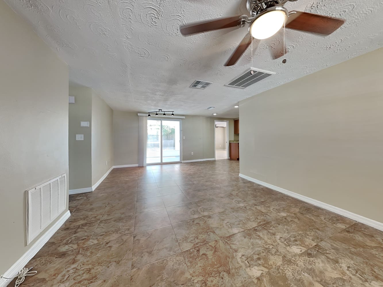 3402 Eisenhower Dr photo 4