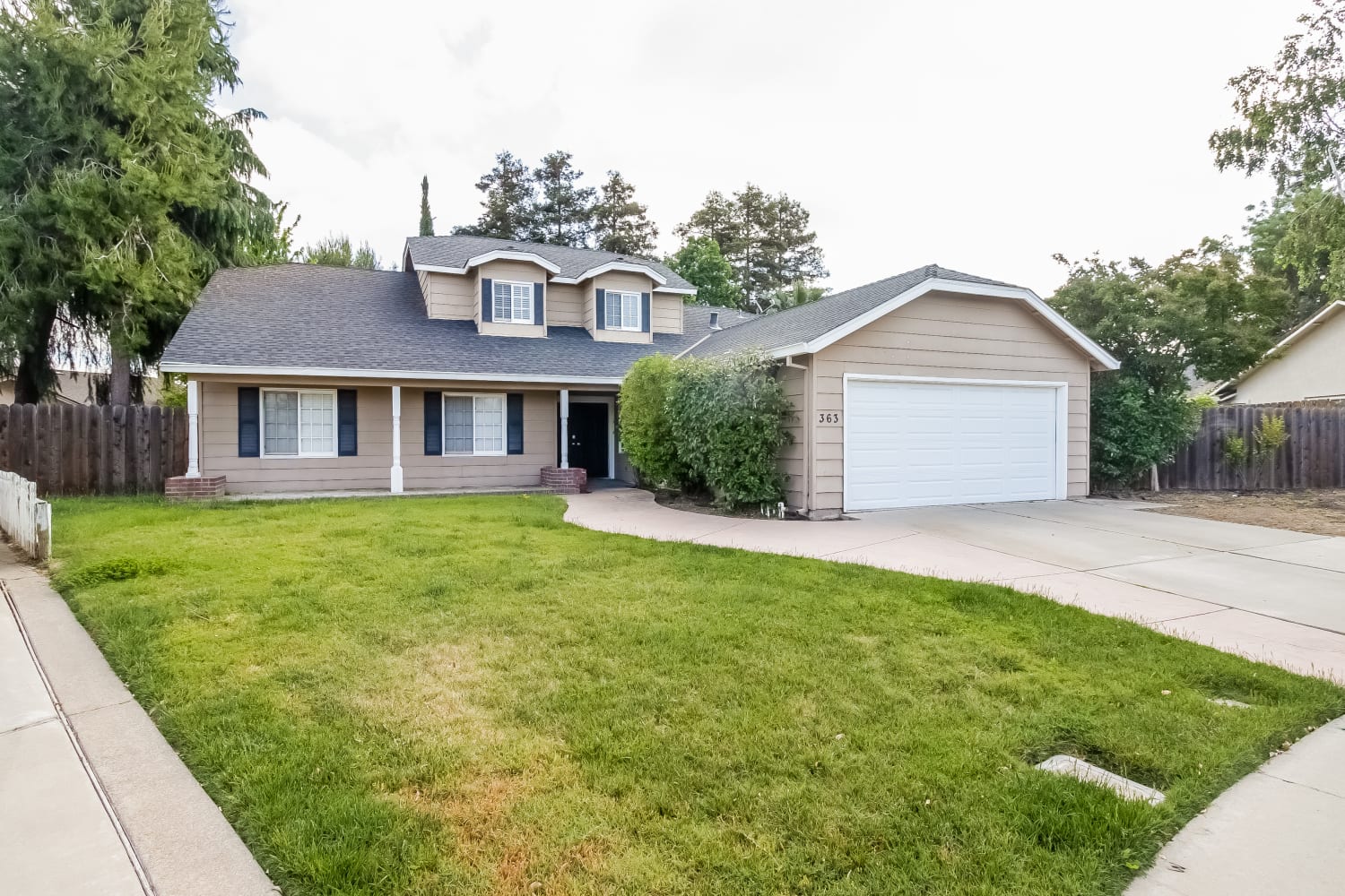 363 Rose Garden Ct photo 2
