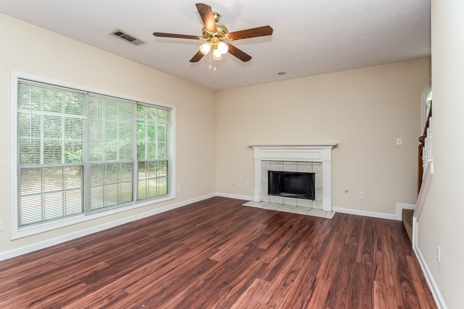 6810 Waters Edge Dr photo 2