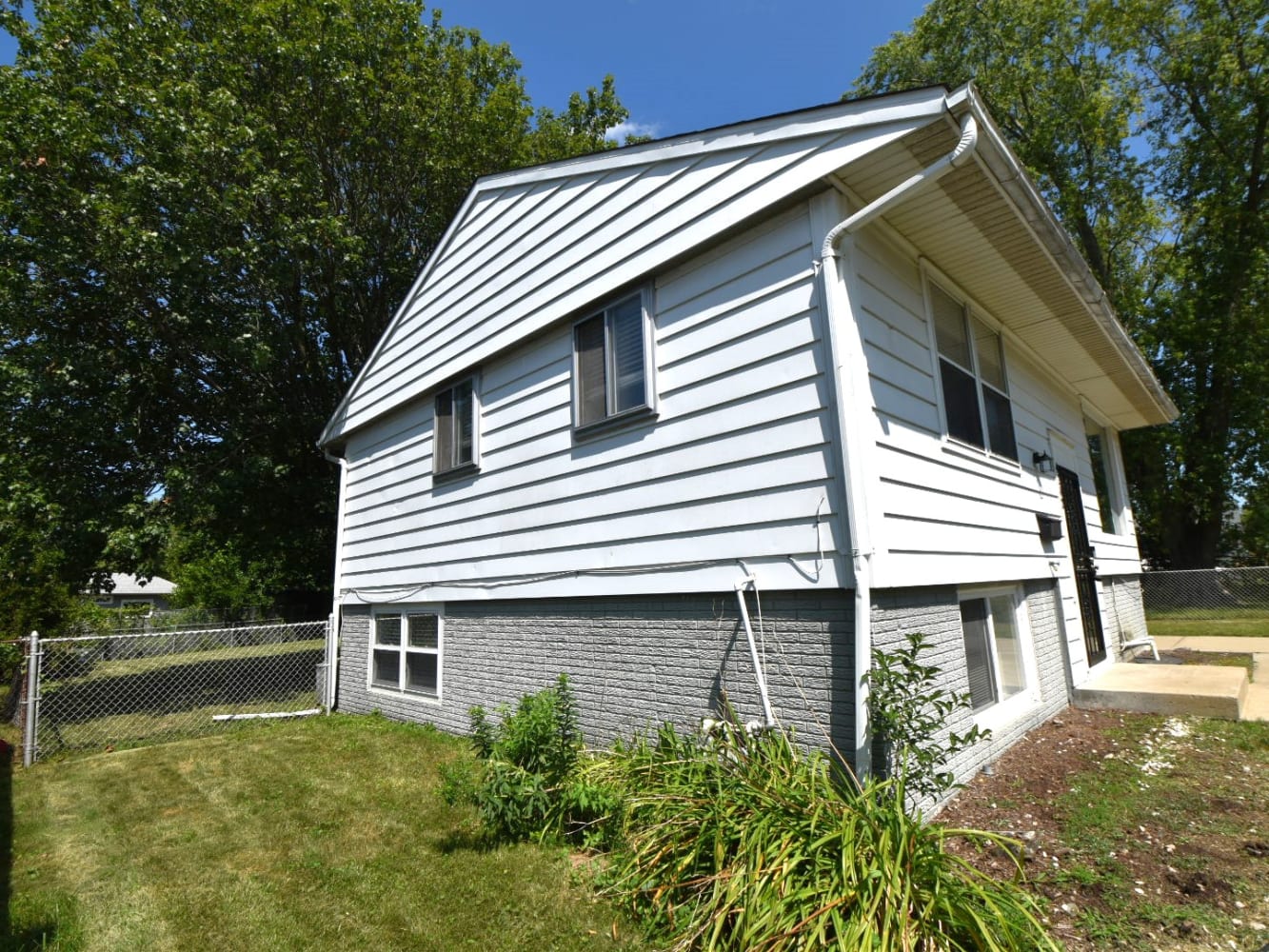 4242 Clark Dr photo 4