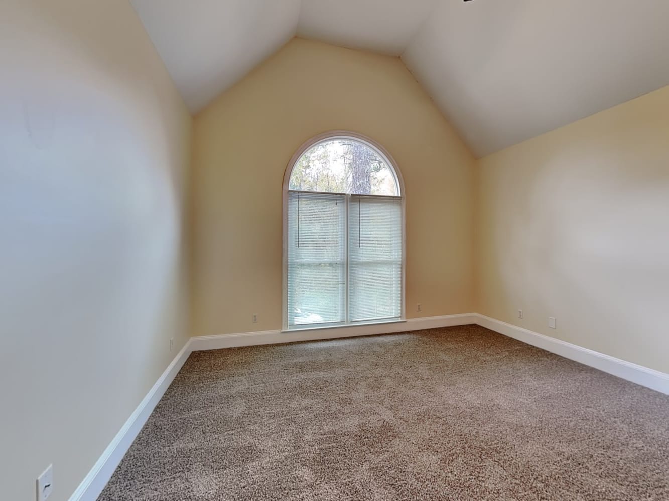 9650 Fox Hunt Cir N photo 5