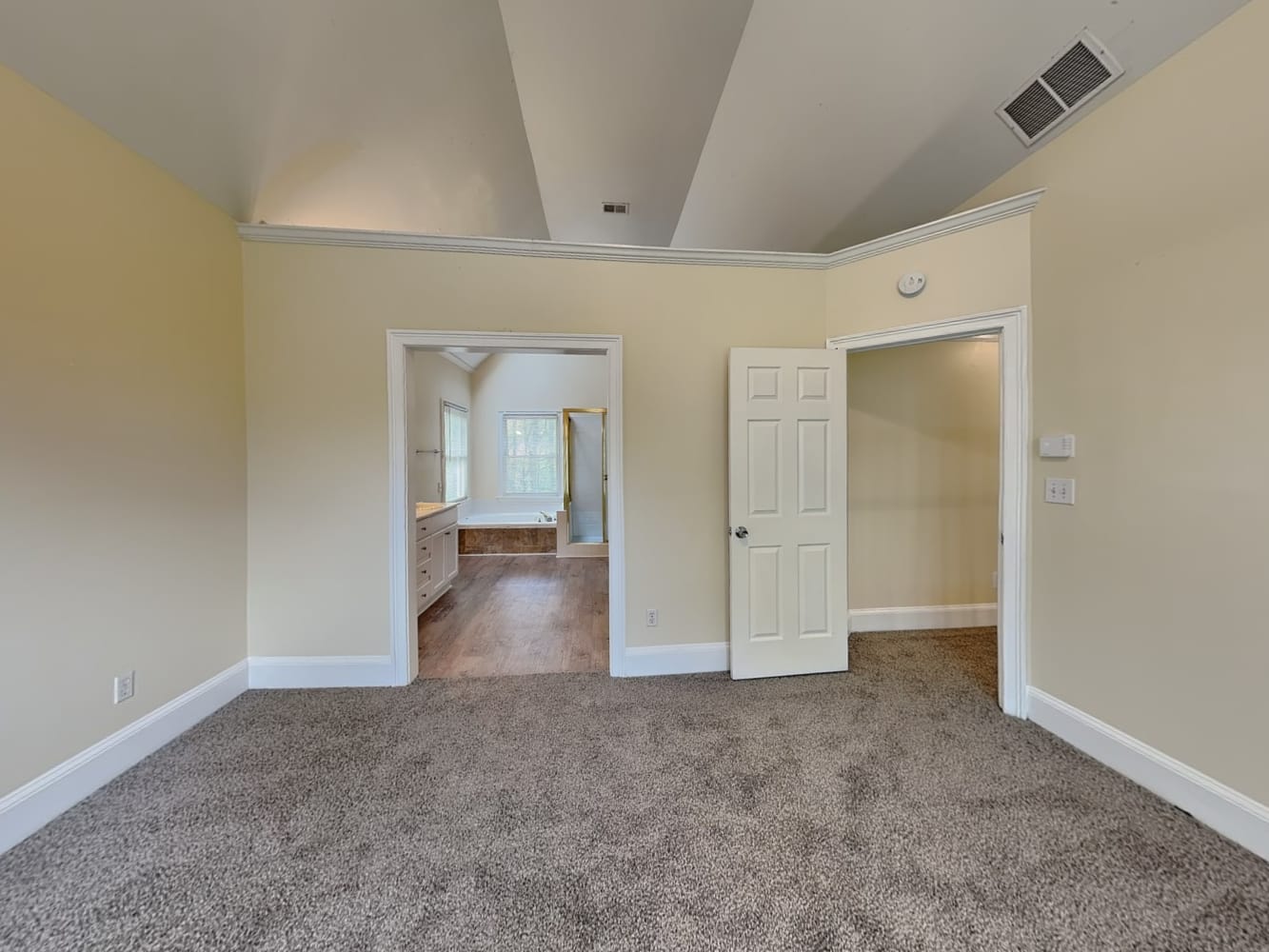 9650 Fox Hunt Cir N photo 4