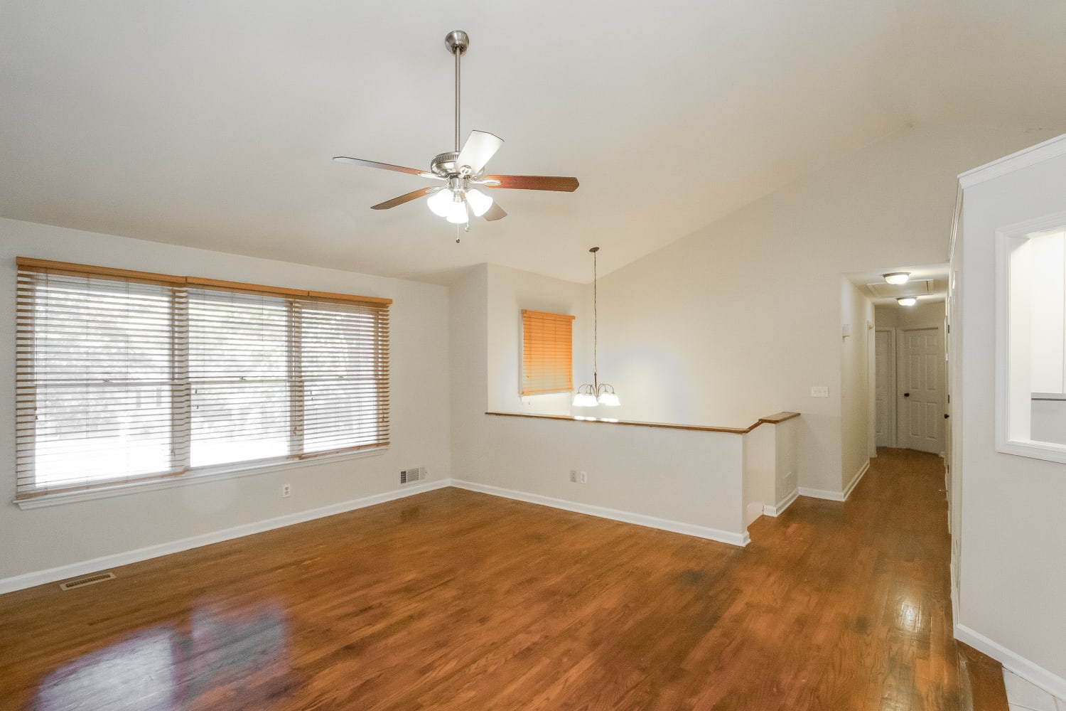 4402 Marci St photo 4