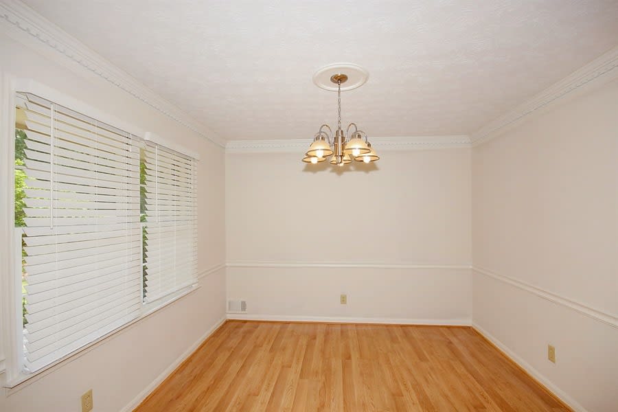 458 Glendale Ct photo 4