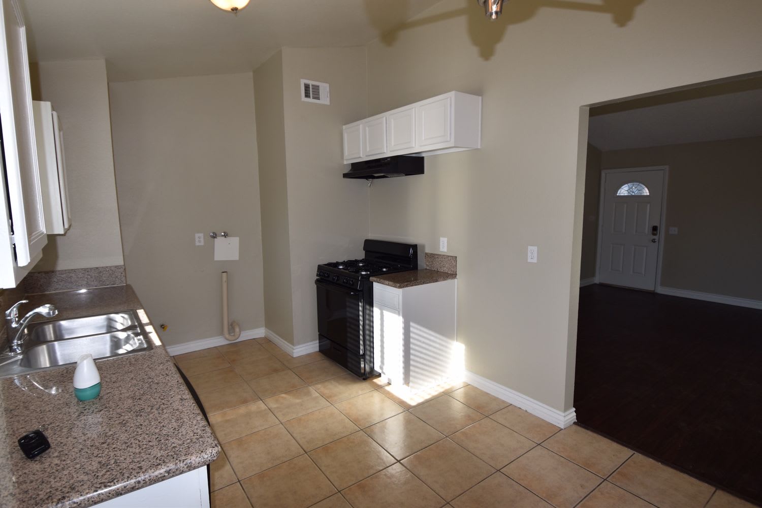 7340 Lydia Ave photo 3