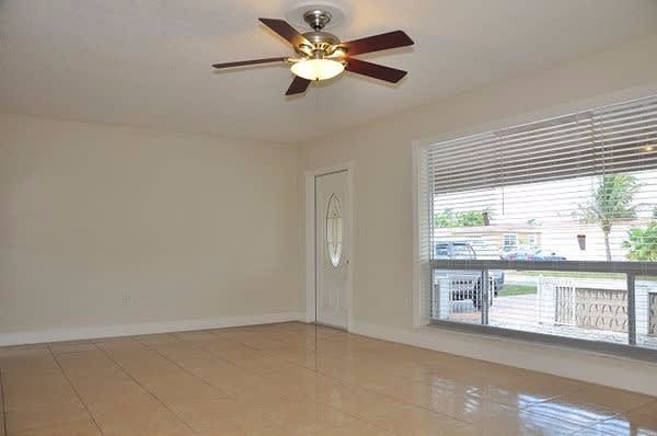 7828 Kismet St photo 3