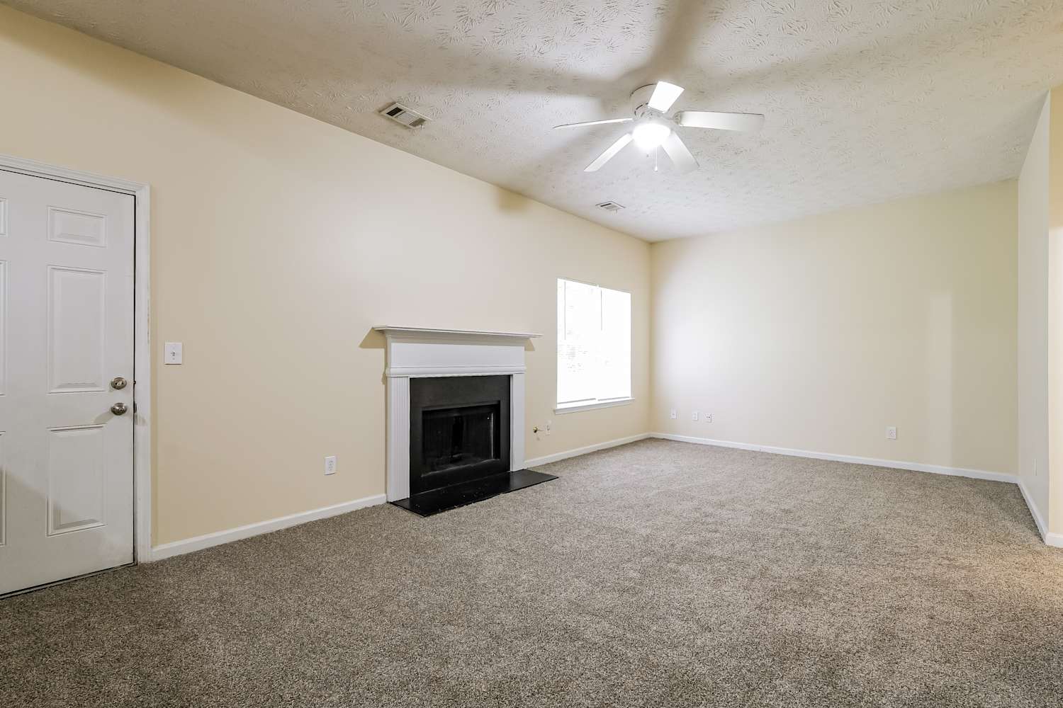 1680 Callaway Loop photo 5