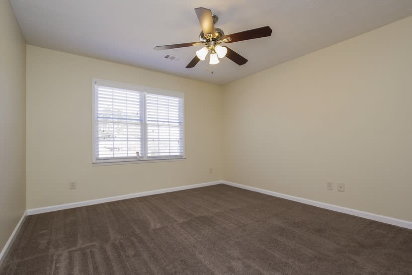 960 Camden Hill Ct photo 2