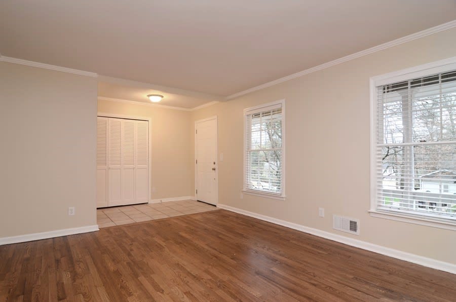1360 Hampton Hall Dr NE photo 2