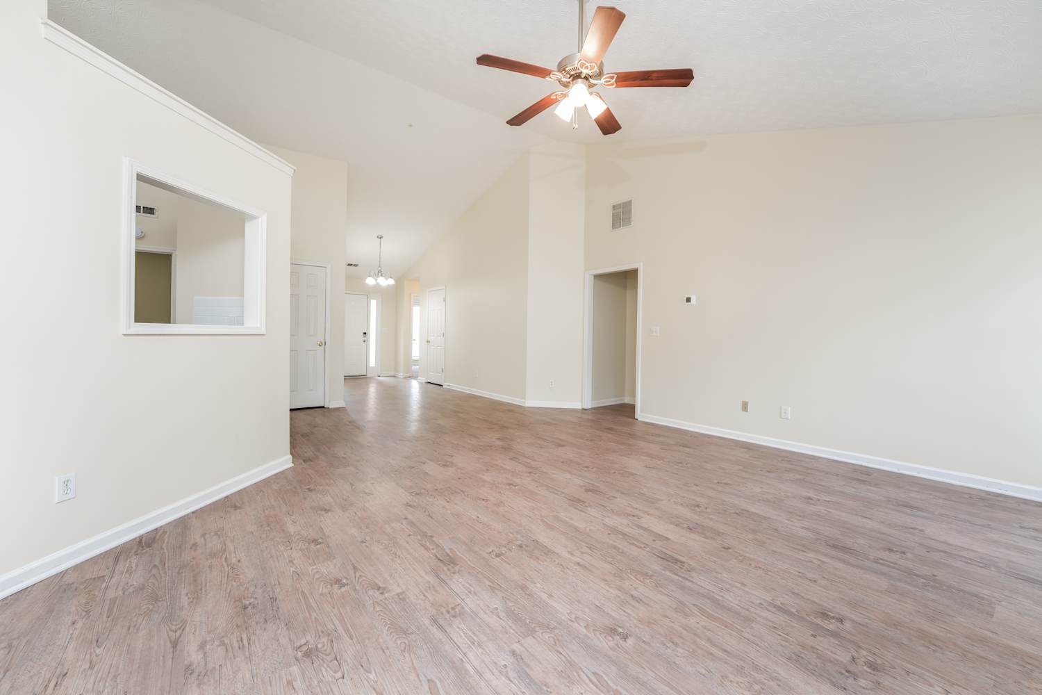 1429 Fall River Dr photo 5
