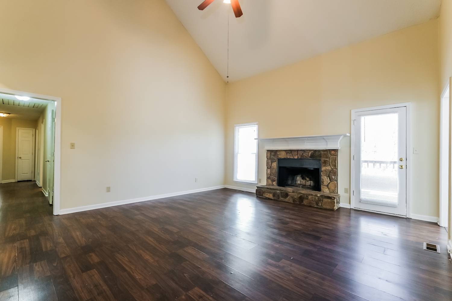 1120 Jennings Dr photo 5