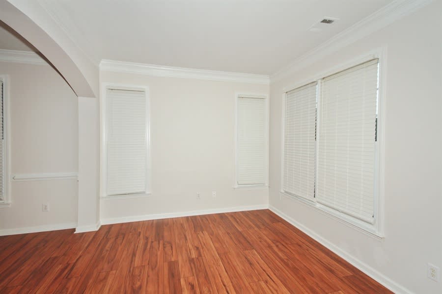 4043 Ashland Cir photo 5