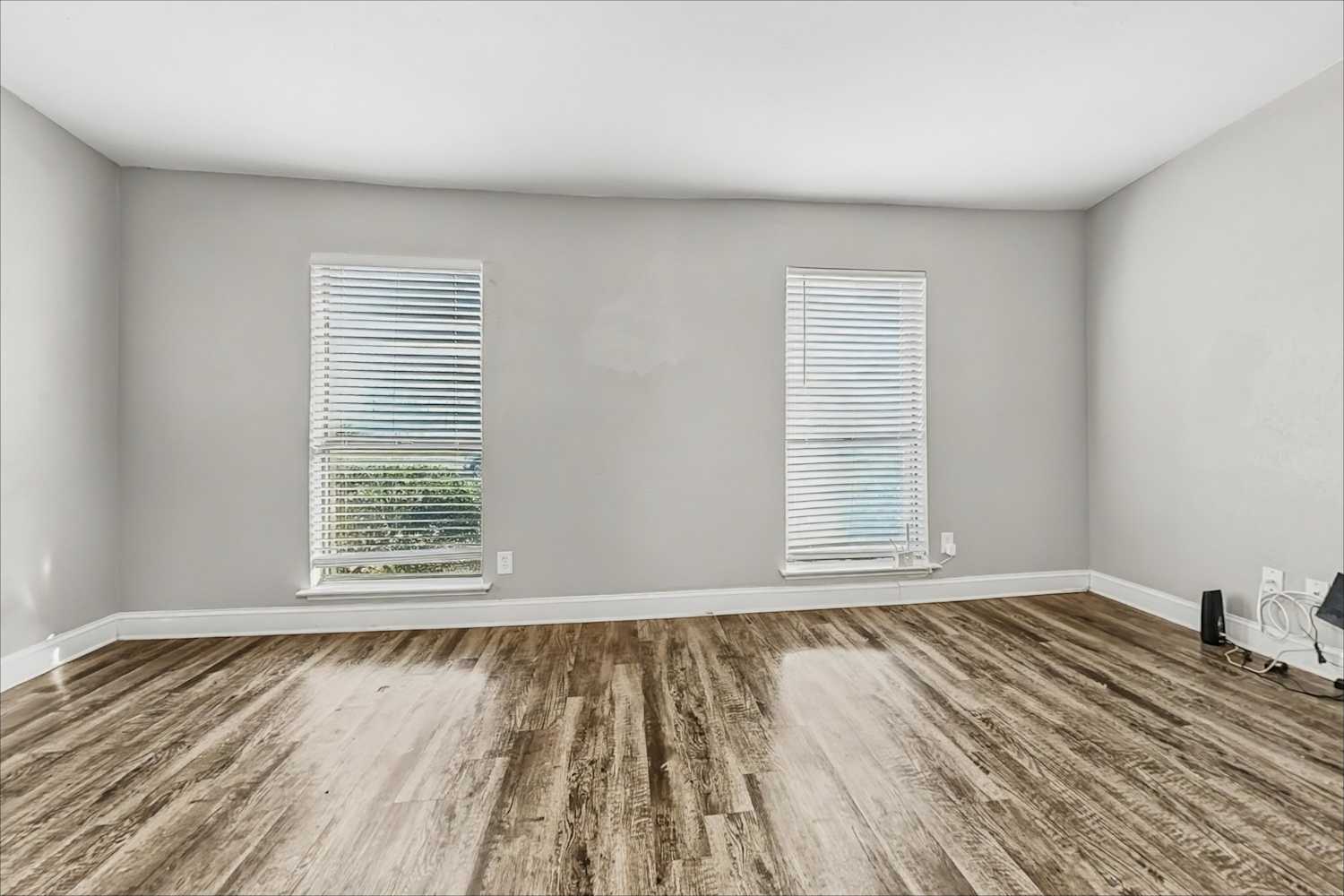9102 Millwood Dr photo 4