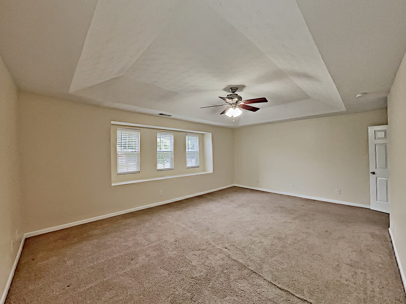 414 Waterbury Way photo 4