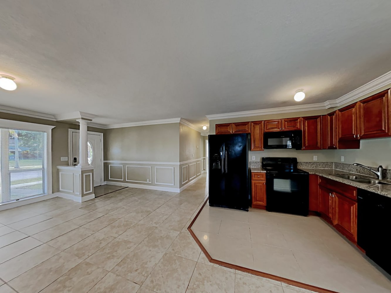 913 Cochran Dr photo 4