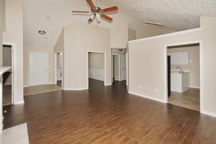 410 Windsor Brook Ln photo 4