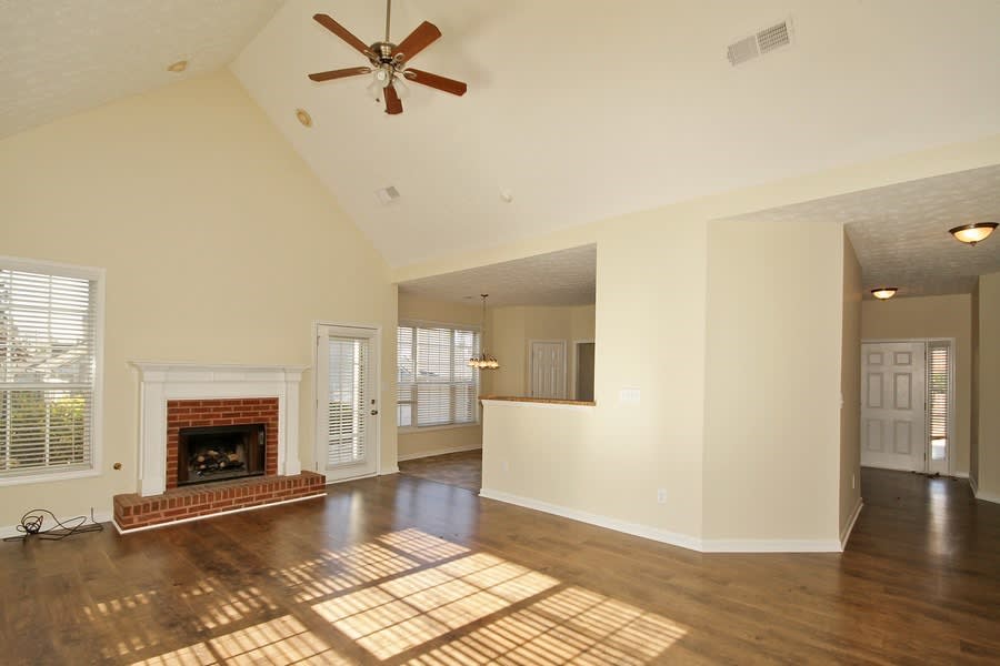 3170 Goldmist Dr photo 4