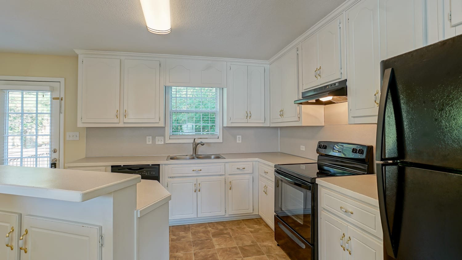212 Taylors Farm Dr photo 4