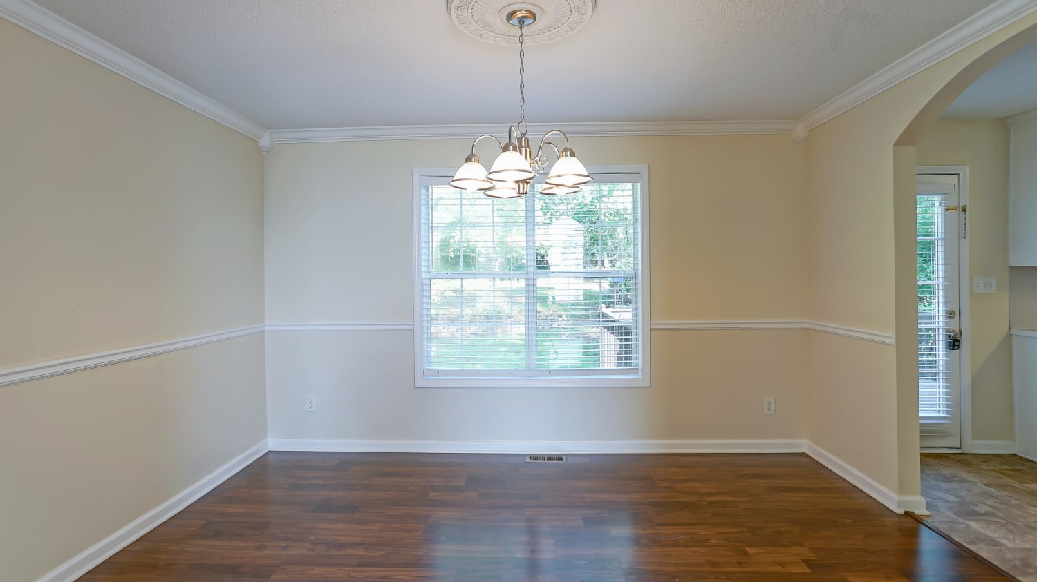 212 Taylors Farm Dr photo 2