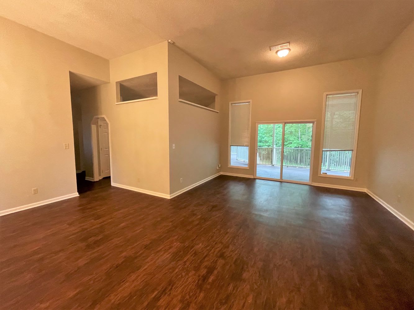 171 W Ridge Dr photo 3