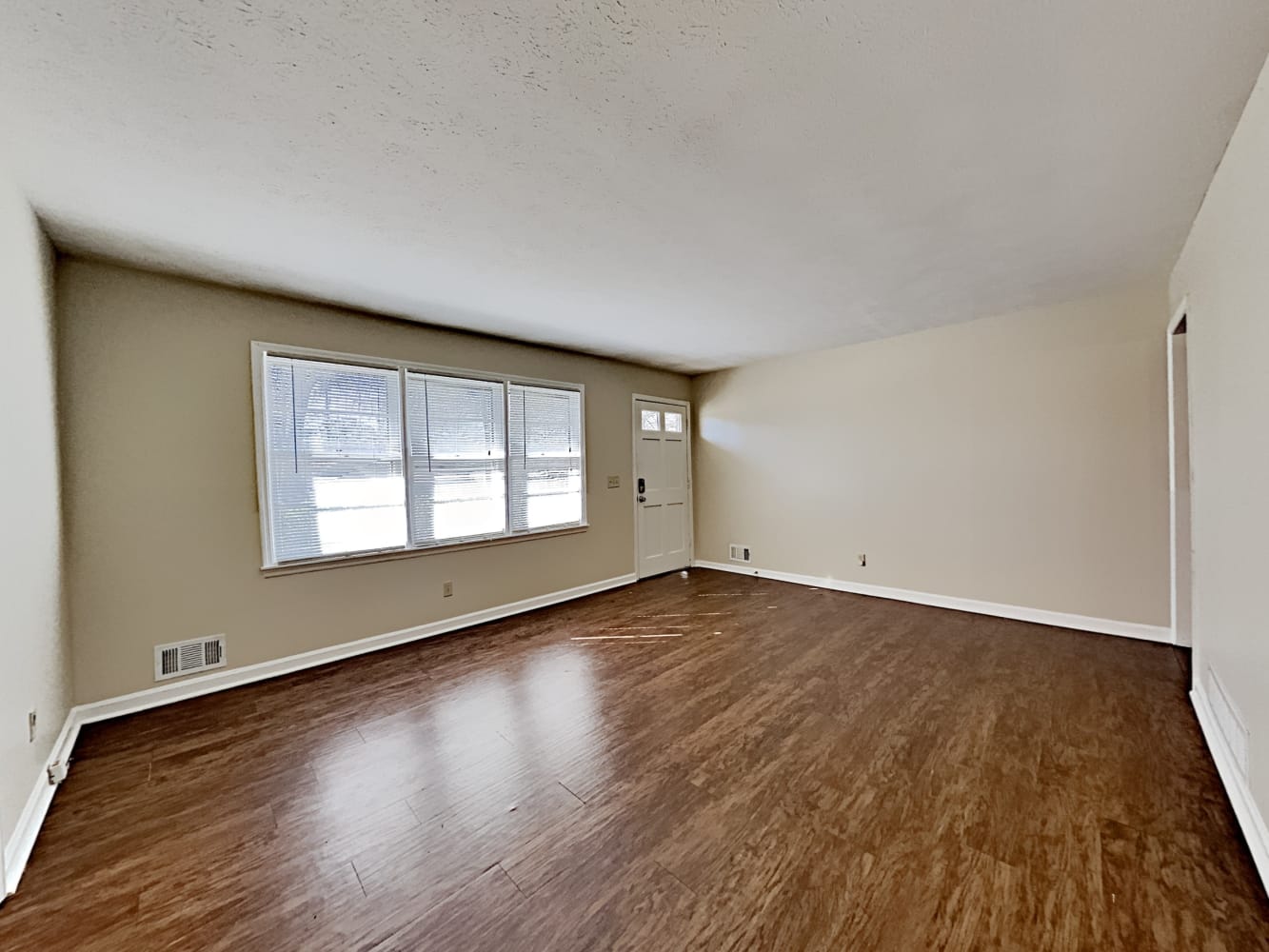 624 Princess Cir photo 4