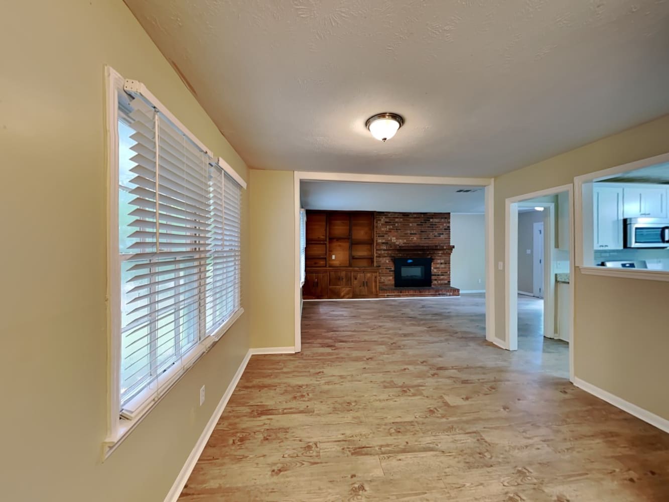 5675 Elmtree Dr photo 3