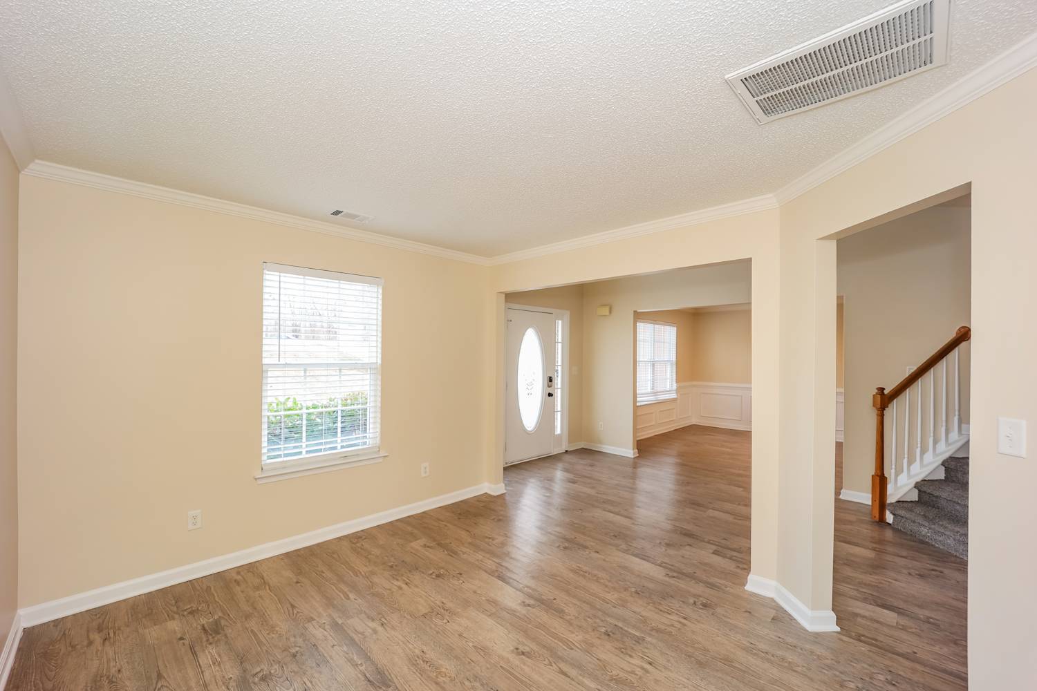471 Charles Towne Ave photo 5