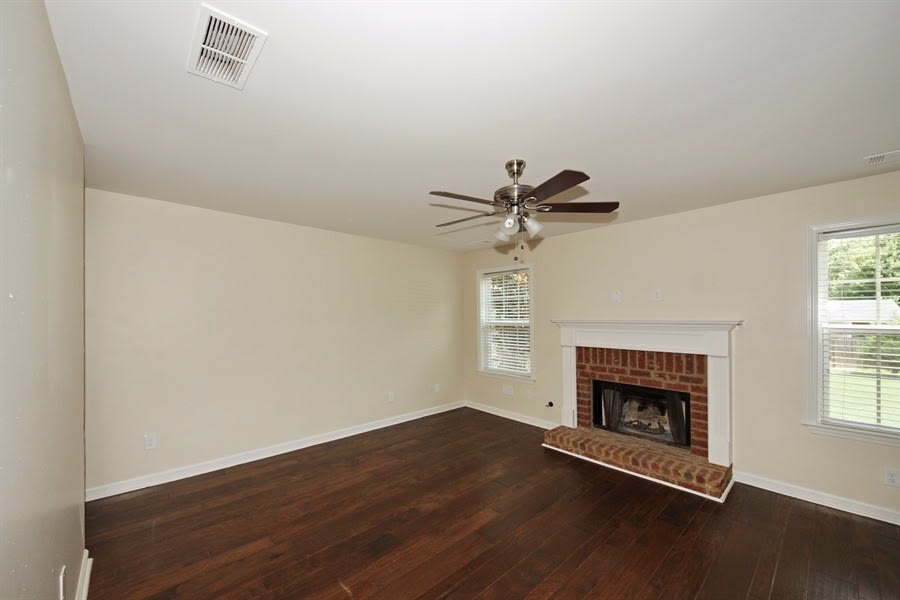 380 Running Fawn Dr photo 2