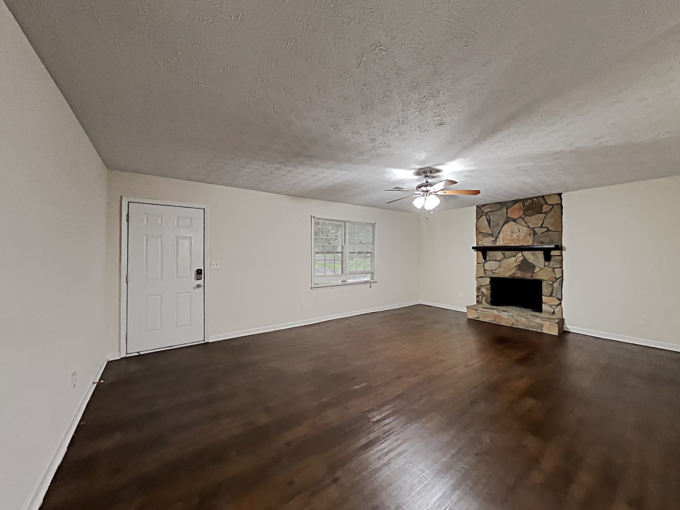 1347 Candlelite Ln photo 3